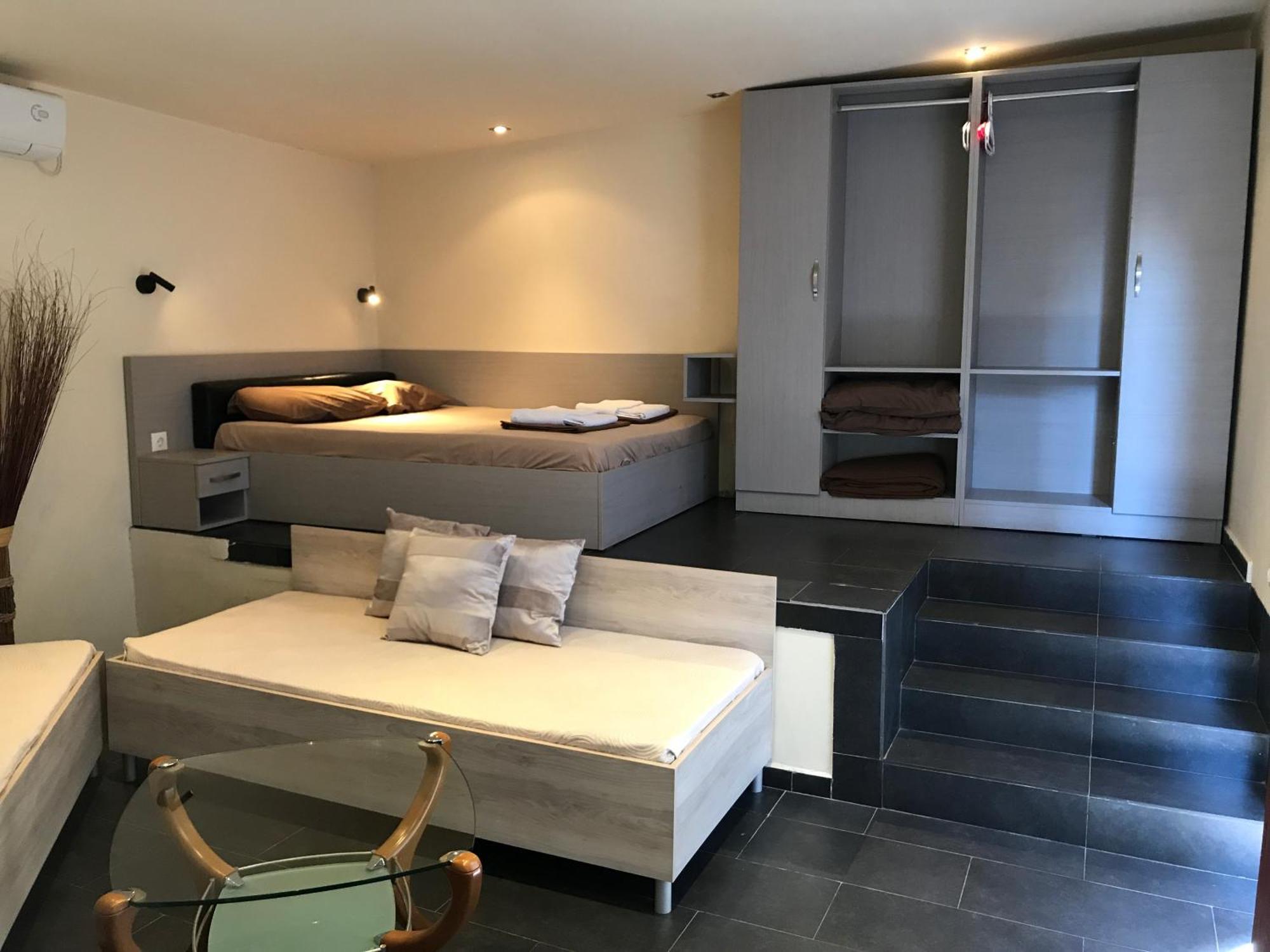 Suite Junior - Rez-de-Chaussée (2 Adultes + 2 Enfants)